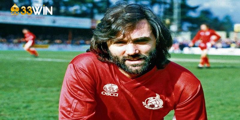 George Best có kỹ thuật chơi bóng tốt đã ghi nhiều bàn thắng chất lượng